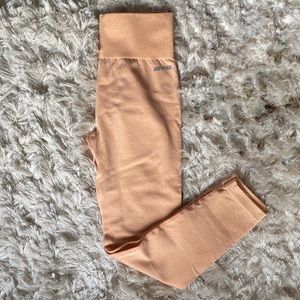 BO + TEE Peach Legging